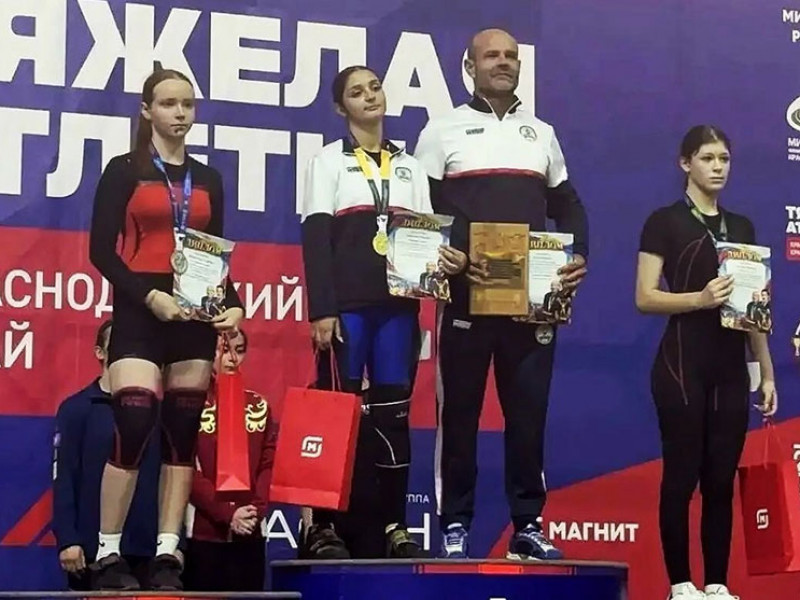 Дэгъу дэдэу зыкъагъэлъэгъуагъ | Адыгэ макъ