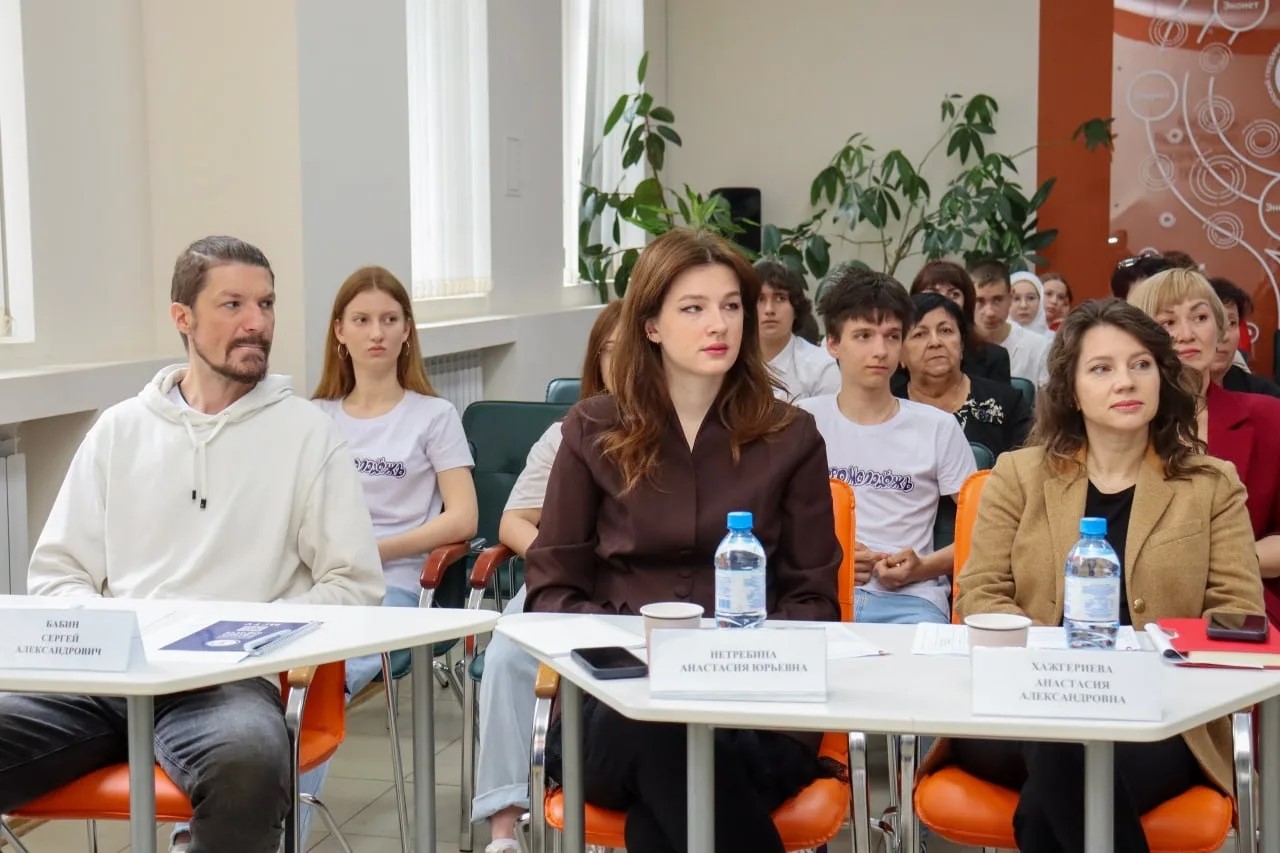 Гухэлъэу яIэхэмкIэ зэнэкъокъу | Адыгэ макъ
