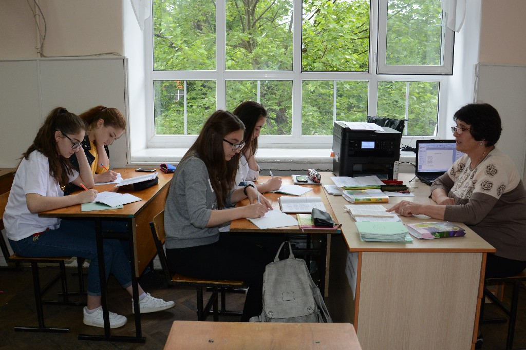 КIэлэегъаджэхэм ялэжьапкIэ къыхэхъощт | Адыгэ макъ